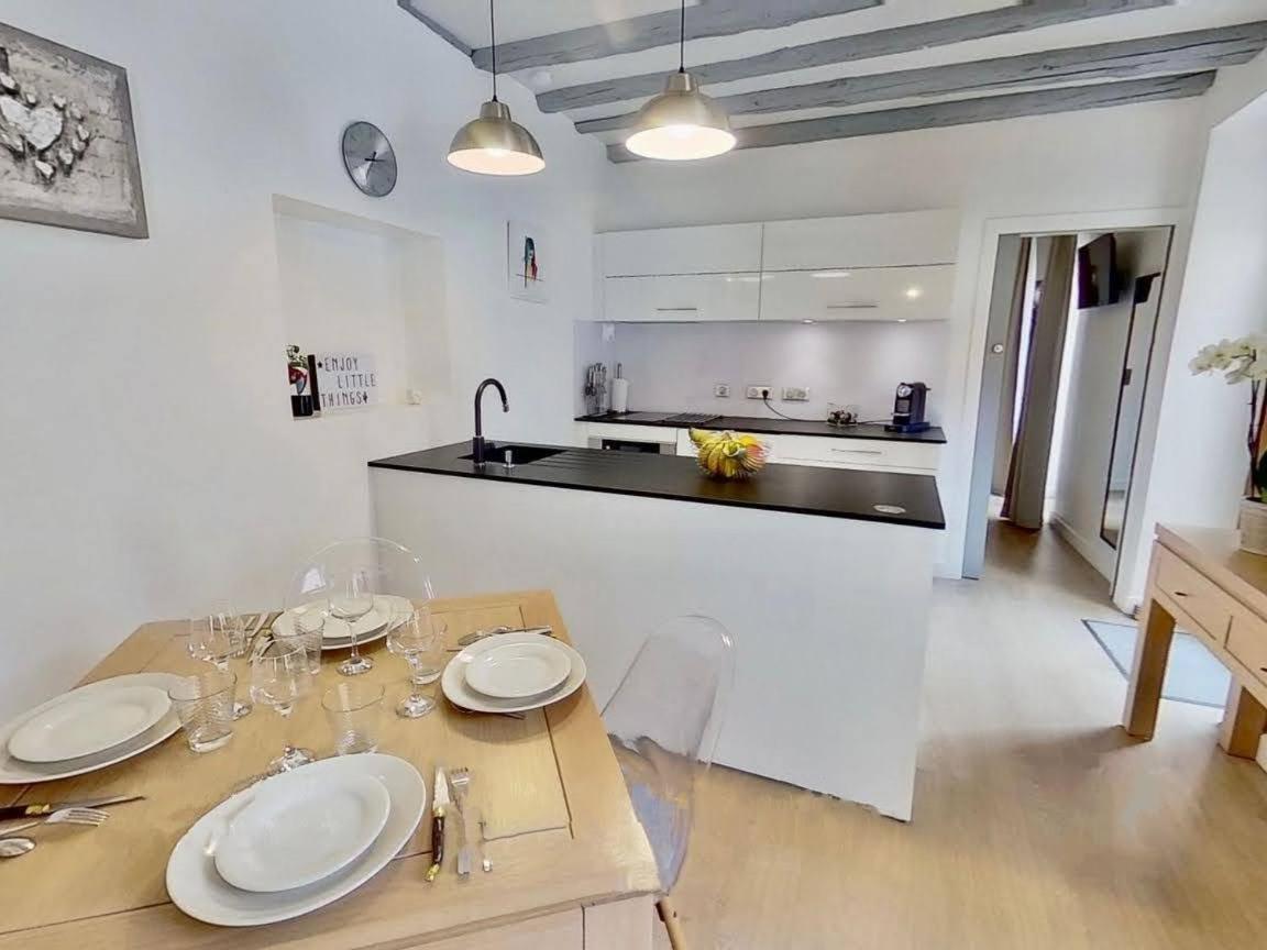 Appartement De Charme Au Coeur De La Vieille Ville Annecy Exterior foto
